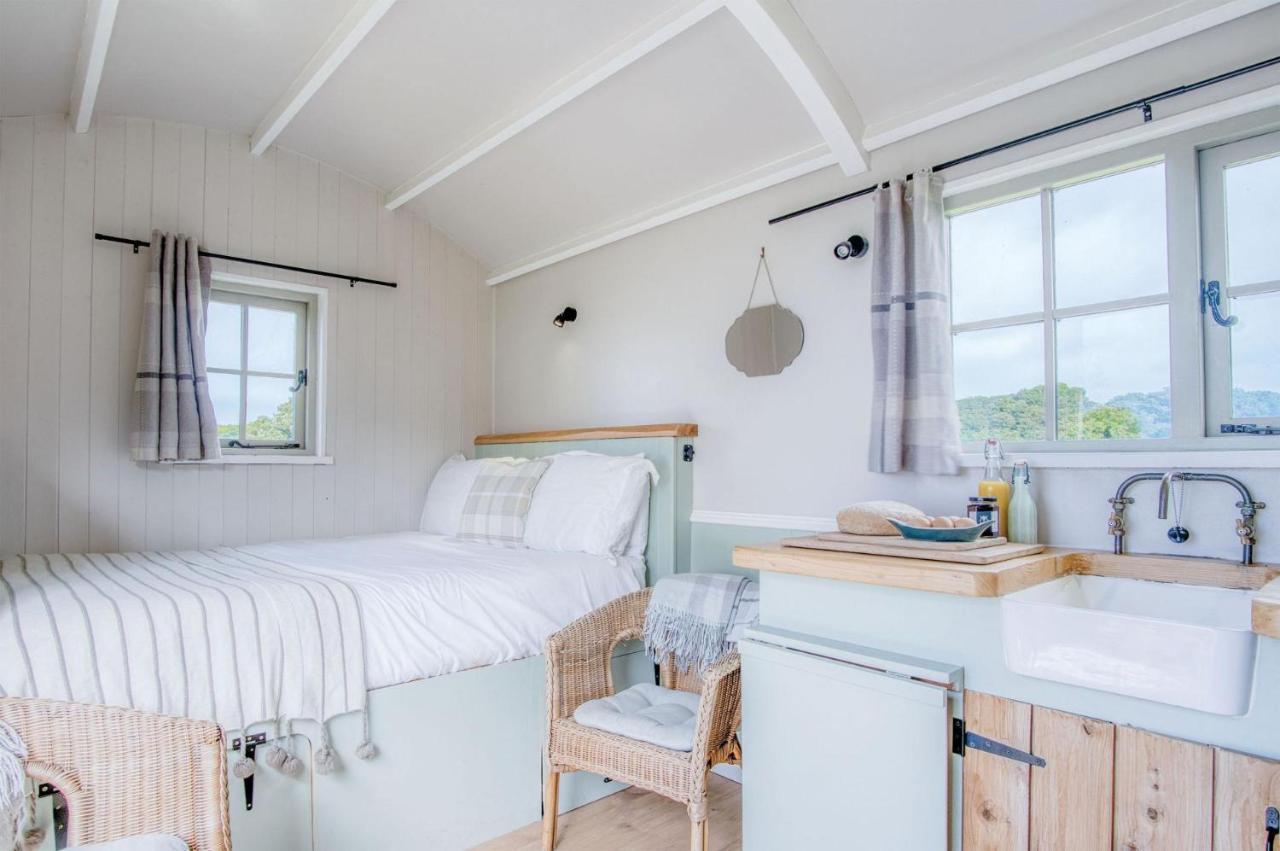Haven View - 1 Bedroom Shepherds Hut - St Ishmaels Saint Ishmaels  Eksteriør billede