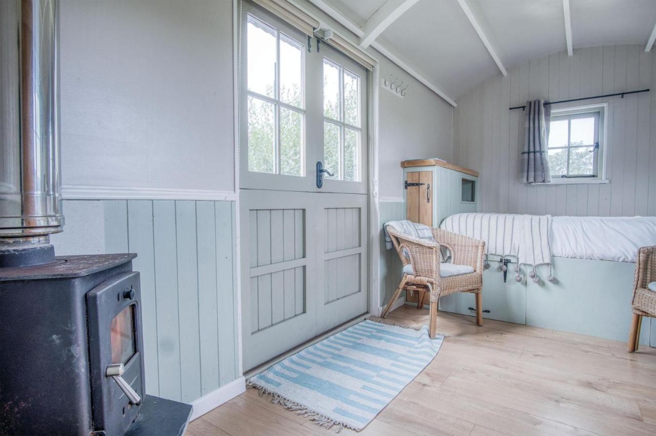Haven View - 1 Bedroom Shepherds Hut - St Ishmaels Saint Ishmaels  Eksteriør billede