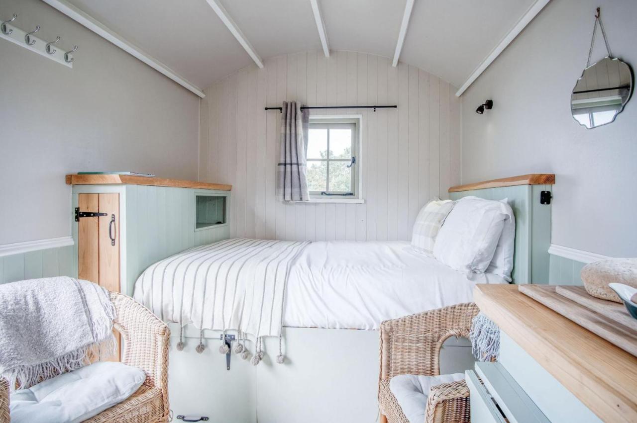 Haven View - 1 Bedroom Shepherds Hut - St Ishmaels Saint Ishmaels  Eksteriør billede