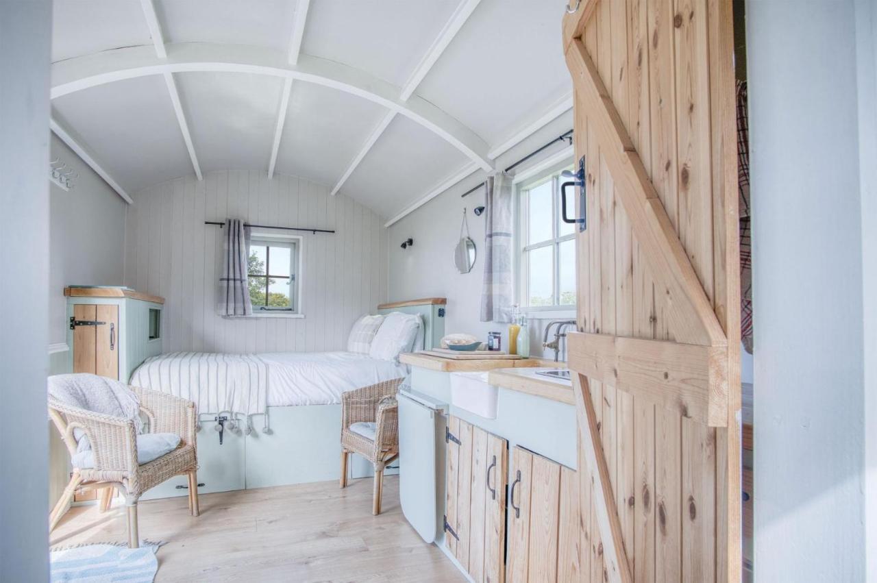 Haven View - 1 Bedroom Shepherds Hut - St Ishmaels Saint Ishmaels  Eksteriør billede